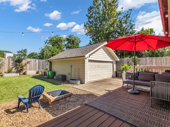 713 Mcintosh Street, Houston TX 77009