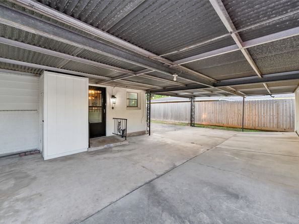 6405 Pinehurst Drive, Houston TX 77023