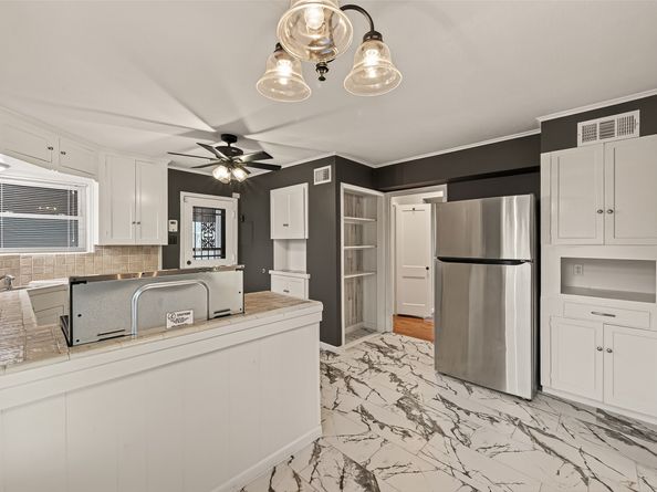 6405 Pinehurst Drive, Houston TX 77023