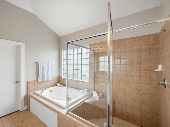 9705 Linkmeadow Lane, Houston TX 77025