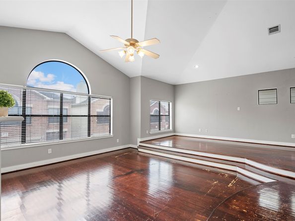 9705 Linkmeadow Lane, Houston TX 77025