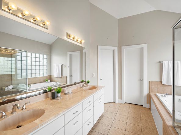 9705 Linkmeadow Lane, Houston TX 77025