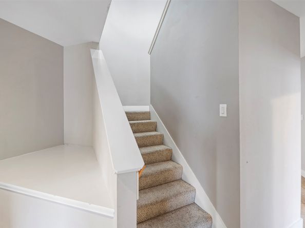 9705 Linkmeadow Lane, Houston TX 77025