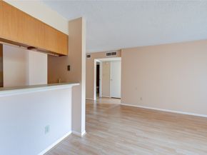 2120 El Paseo Street 619, Houston TX 77054