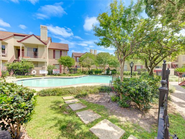 2120 El Paseo Street 619, Houston TX 77054