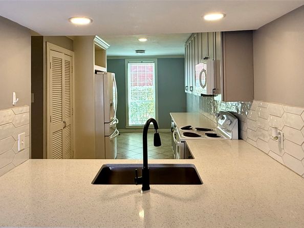 5239 Arboles Drive A, Houston TX 77035