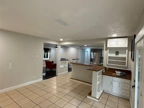 4323 Jamie Lane E, Houston TX 77048