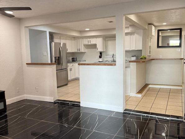 4323 Jamie Lane E, Houston TX 77048