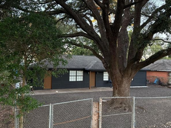 4323 Jamie Lane E, Houston TX 77048