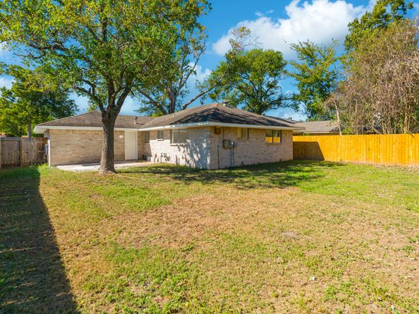 10126 Pine Moss Drive, Houston TX 77040