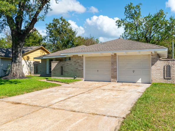 10126 Pine Moss Drive, Houston TX 77040