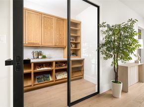 1526 Wakefield Drive, Houston TX 77018