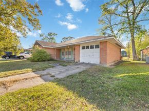4801 Sanborn Drive, Houston TX 77092