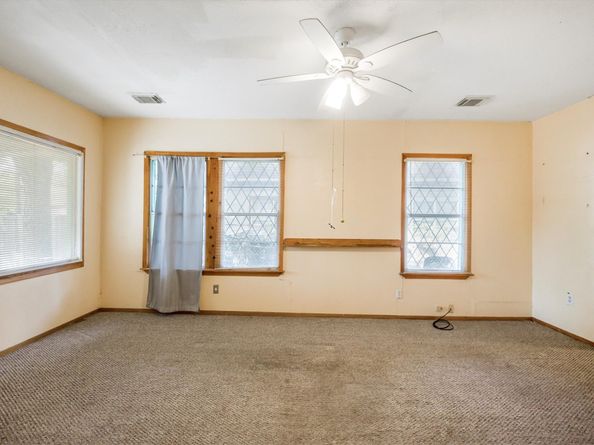 7135 Avenue E, Houston TX 77011