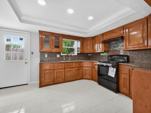 10414 Gulfstream Lane, Sugar Land TX 77498