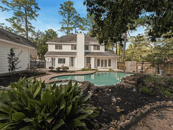 3 Outervale Place, The Woodlands TX 77381