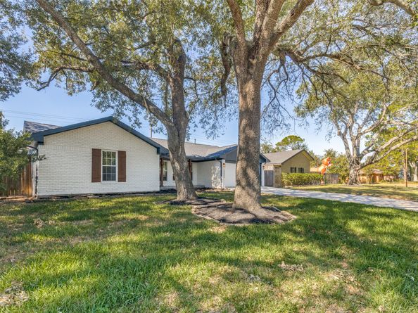 10406 Willowisp Drive, Houston TX 77035