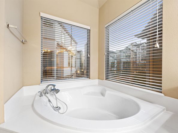 911 Vaulted Oak Street, Houston TX 77008