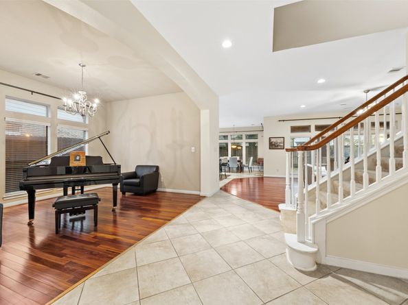 911 Vaulted Oak Street, Houston TX 77008