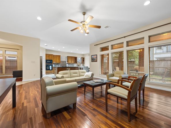 911 Vaulted Oak Street, Houston TX 77008