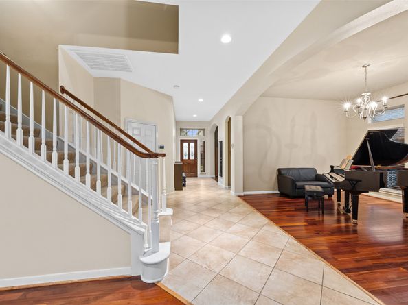 911 Vaulted Oak Street, Houston TX 77008