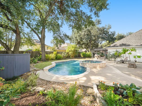 14911 Sandalfoot Street, Houston TX 77095