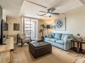 3525 Sage Road 913, Houston TX 77056
