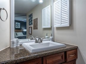 3525 Sage Road 913, Houston TX 77056