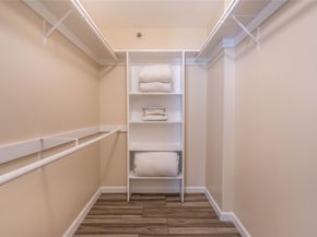 3525 Sage Road 913, Houston TX 77056