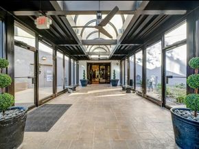 3525 Sage Road 913, Houston TX 77056