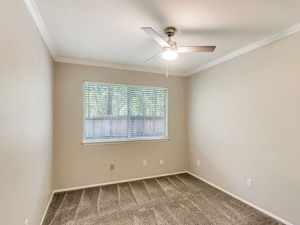 17 W Broken Oak, The Woodlands TX 77381