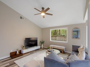 17 W Broken Oak, The Woodlands TX 77381