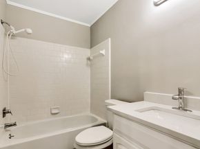 17 W Broken Oak, The Woodlands TX 77381