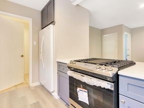 17 W Broken Oak, The Woodlands TX 77381