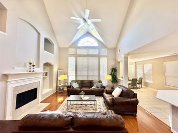 5439 Emerald Pointe Lane