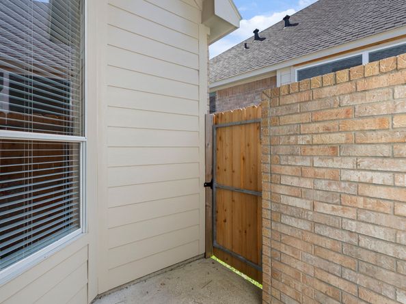 162 E Northcastle Circle, The Woodlands TX 77384