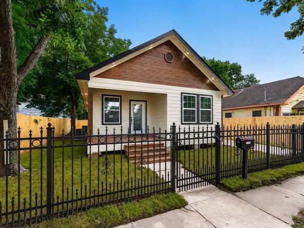 7135 Avenue E, Houston TX 77011
