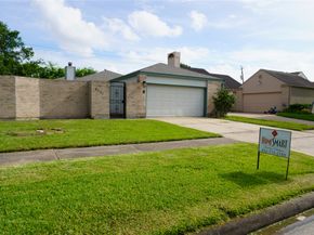 8207 Misty Ridge Lane, Houston TX 77071