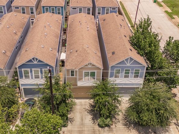 3235 Cline Street, Houston TX 77020