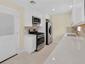 5502 Effingham Drive, Houston TX 77035