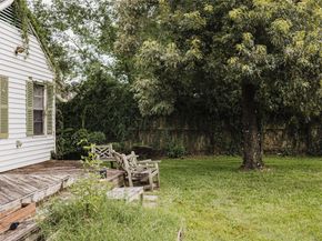 777 Sue Barnett Drive, Houston TX 77018