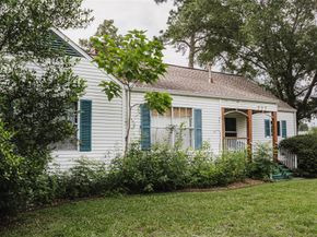 777 Sue Barnett Drive, Houston TX 77018