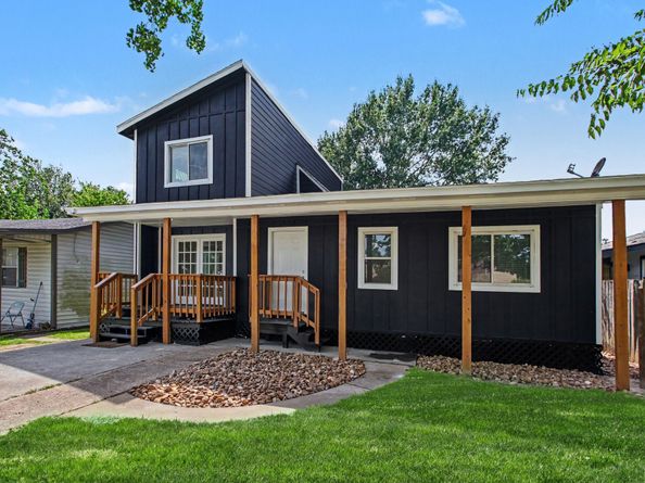 302 Lawrence Street, Tomball TX 77375