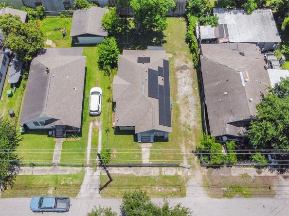 220 Engel Street, Houston TX 77011