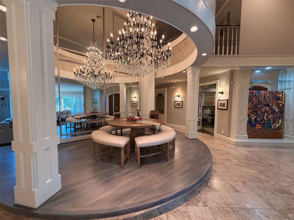 2819 Cedar Woods Place, Houston TX 77068