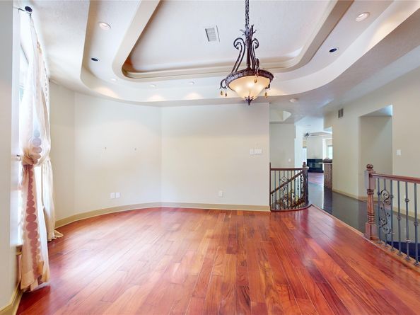 24 Autumn Crescent, The Woodlands TX 77381