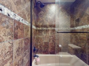 24 Autumn Crescent, The Woodlands TX 77381