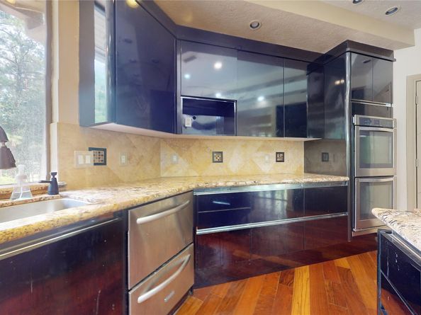 24 Autumn Crescent, The Woodlands TX 77381