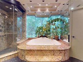 24 Autumn Crescent, The Woodlands TX 77381