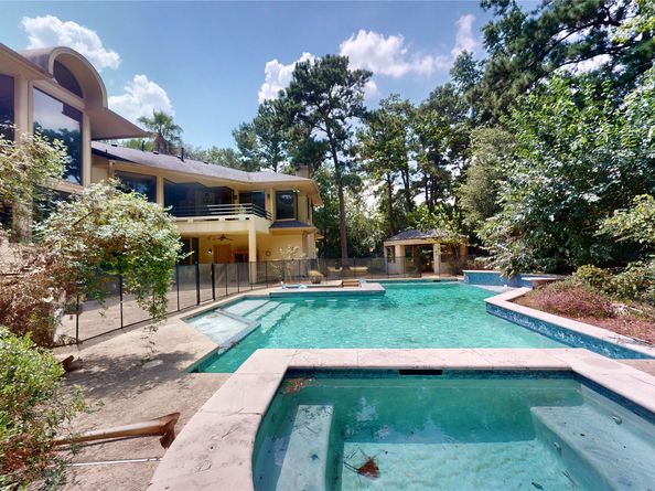 24 Autumn Crescent, The Woodlands TX 77381